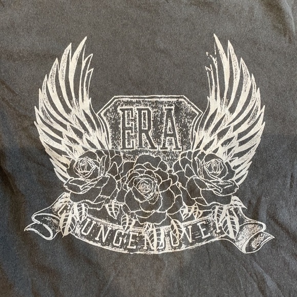 Graphic Tee - Picture 2 of 3